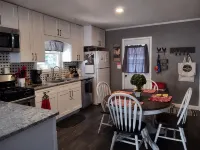 Cozy two bedroom home by historic Rt. 66, pet friendy too! -  Privatzimmer