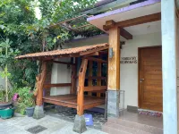 Rengganis Homestay - Bungalows