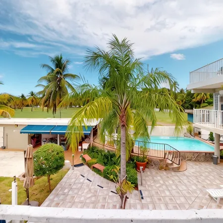 New listing! Spacious 4-bedroom, water-front house in Las Picuas, Río Grande.