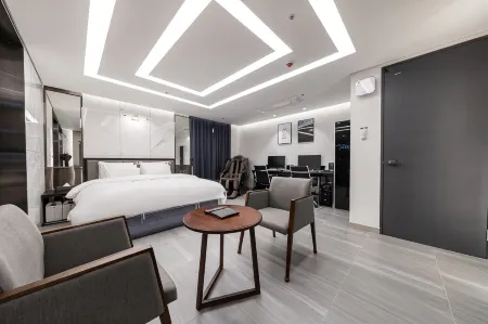 TheOne Hotel