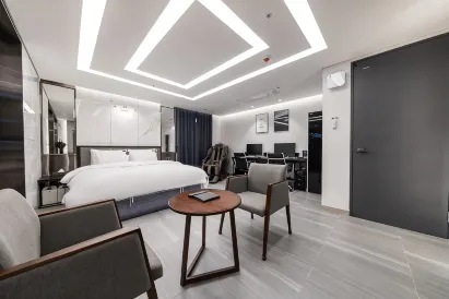 TheOne Hotel