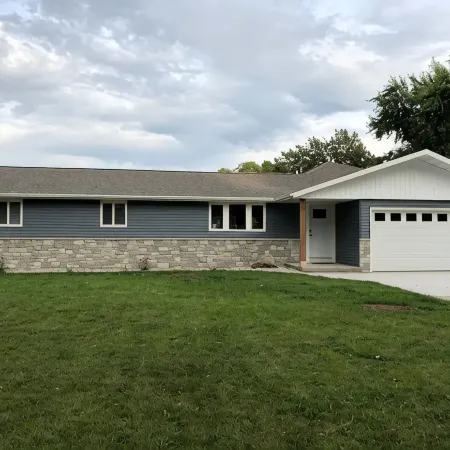 Across the street from Lambeau! Remodeled 5 bedroom house with big backyard!