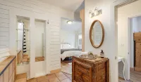 Charming Home in Prime Downtown Location. - Bungalows