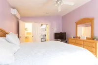 Winter Wonderland Chalet WArcades, Pool Table, Fire Pit, Lake, Pools & Ski Lifts - Gym