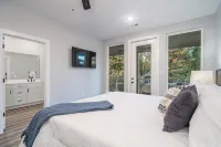 Lakefront with game room & kayaks! Sleeps 12! - 4-Star