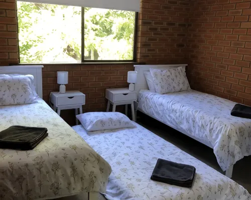 Family friendly apartment 5 min drive to Canberra City Hotels in Griffith