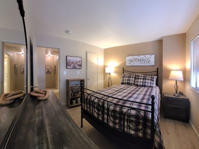 Cozy condo in Sparks, NV close to dining, shopping, and entertainment.