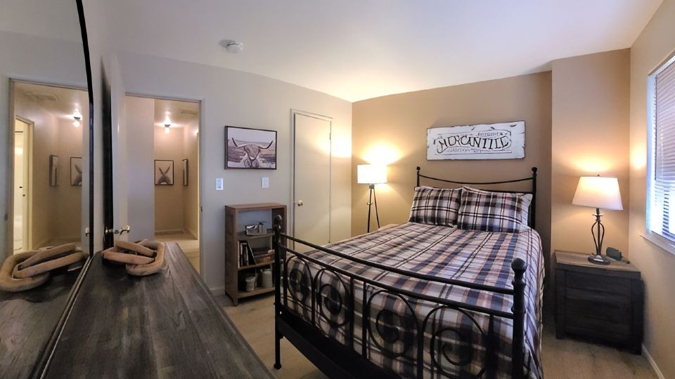 Cozy condo in Sparks, NV close to dining, shopping, and entertainment.