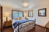 ONE BLOCK to restaurants, bars & free bus to Breck & Copper. Hot tub/pool table! - 4つ星