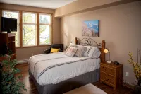 Location Location!! 2bd2ba Condo in the heart of Downtown Invermere! - Wifi