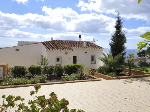 Detached Villa with 2 Bedrooms, Private Pool and special Panoramic Sea Views