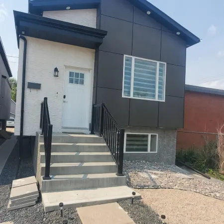 Comfortable home near airport