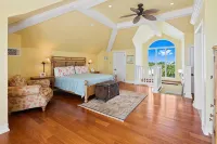 Waterfront Villa with Dock, Walk to Beach Club & Rusty Anchor Rest. 3b/r  3.5b/a - Gym