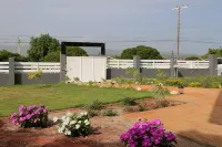Ocean-View Apartment at VillaMerissa 4 BR/4 Bath. Walk to Beach, JackSprat Hotels in 