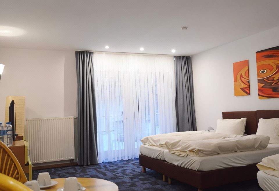 Hotel B8 Voerde - Housity