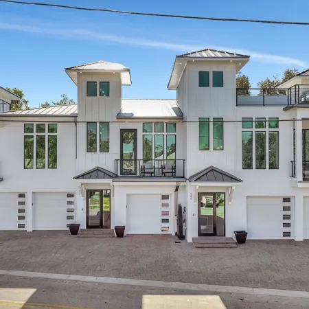 Coastal Retreat in Downtown Dunedin w/ Yard+Grill