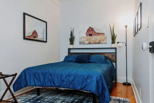 Happy Hen House 2-Bedroom House w/ Amazing Front Porch and Backyard Chickens - Wifi