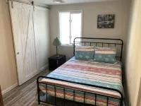 The Gathering Place at Pilgrim Plaza - Pet Friendly & Game Room Sleeps 10 - 4-Star