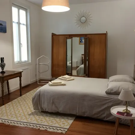 Logis de Villemaurine Gîte Stone House in the Heart of St Emilion 2 to 8Pers.