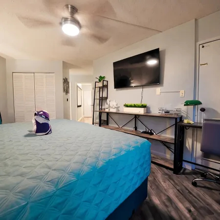 Spacious Maui Sunset Condo-Steps to Beach-Pool, Fitness Gym, AC, Family Friendly