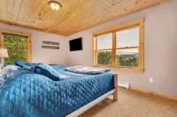 Mountain View Chalet with Hot Tub and Game Room - 4-Star