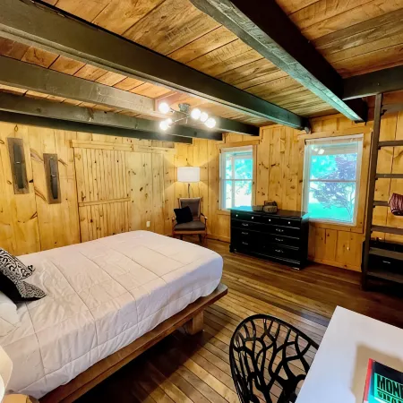 Beautiful Mountain View Cabin • 34 Acres • Borders Cherokee National Forest