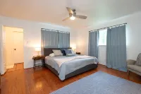 Luxury Lakefront @ Cedar Creek. Private luxury heated pool and Hot Tub! - 4つ星