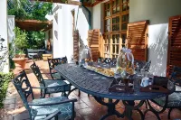 Kleine Constantia Boutique Guest House - ที่มีที่จอดรถ