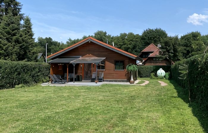 Wooden house on Meinweg with large garden