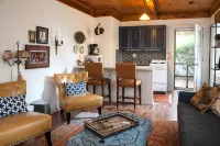 Tanglewood Farm - Fox Den Suite 1 Br/1BA Private Apartment on Horse Farm - 4-Star