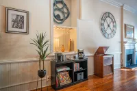 Heart of Downtown Wilmington ILM - Sleeps 12! Sauna, walking distance to a lot. - 4-Star