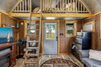 The Cowskin Bunkhouse - Lakeview Getaway - perfect for fishermen/small families! - 2-Star