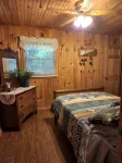 PEACEFUL SECLUDED CABIN IN THE "MOUNTAINS" OF DOE VALLEY! - WiFi