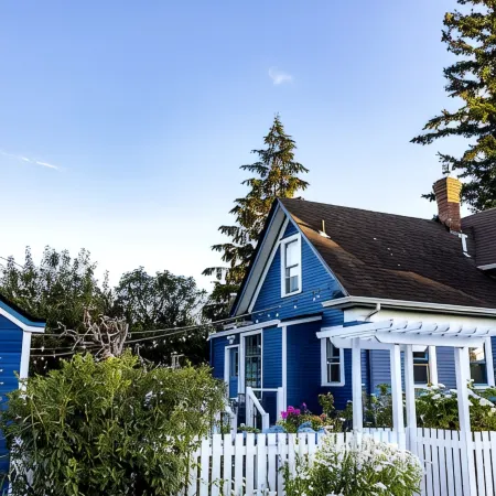Stunning Victorian 4BR w/Hot Tub 5 Min to Downtown