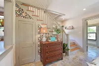 100 yr Old Stone House with a Heated Pool 9 mi to Beaches & 2 mi to Downtown - 프라이빗 풀