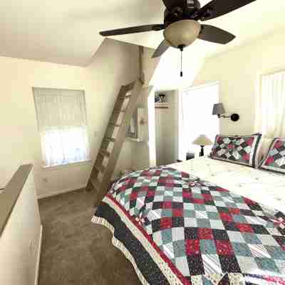 Mendocino Village Water Tower - Ocean & Garden Views Rooms