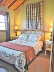 Cozy Ridge Top Mountain Cabin - A World Away - Hytter