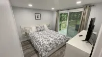 Free 50 Amp EV Charger Modern New, HotTub, A/C, Webber Grill, 2 Decks, FirePit - balcony