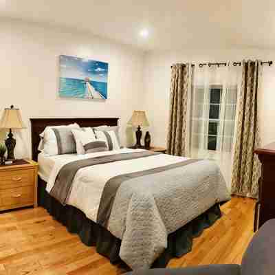4BR 6BEDS WOLLASTON BEACH. NearBOSTON3 Rooms