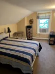 Spacious Apt. 2 Car Free Parking Great Location. - Kitchens