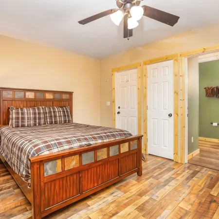 Spacious Mountain Retreat – Steps from Dollywood! Sleeps 18, Hot Tub, Nerf Wall!
