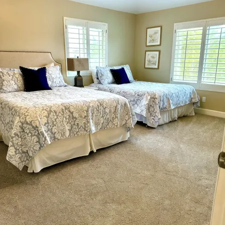 Wonderful large family home, pool, hot tub, outdoor kitchen, Bear Claw Poppy