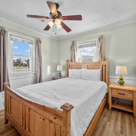 Pets OK Beach Home+Short Walk Beach Access+Views!! Recent Updates & Upgrades
