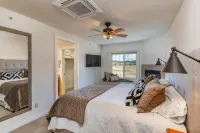 Town Home On The River. A/C. Views. Fish. Hot Springs. Walk To Town . - Balkoner