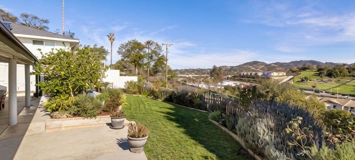 Private Hilltop Haven - Hot Tub/Game Room — 10mi to Beach & Legoland Hotels in Vista