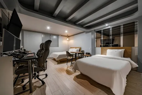 Gimhae Tour Hotel - parking