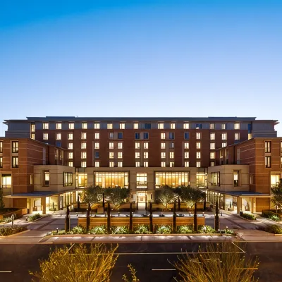 UCLA Meyer & Renee Luskin Conference Center Hotels near 7-Eleven