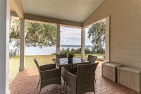 Coastal Getaway - Stunning Water Views! - 4つ星