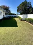Centrally located "Bargara Beach Cottage" - Wifi