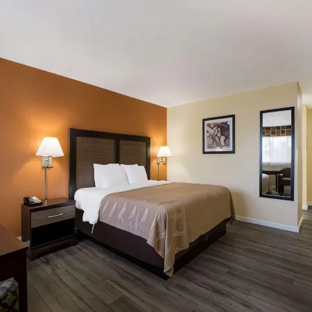 Quality Inn & Suites Medford Airport